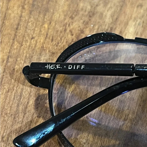 FINAL PRICE Diff Eyewear Glasses - Picture 3 of 5